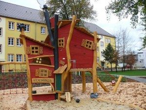 03-hexenhaus-spielplatz