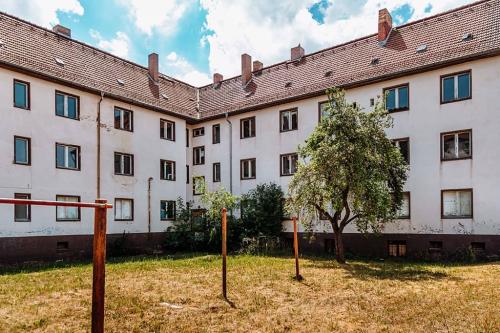 06_innenhof_2-05y25-min